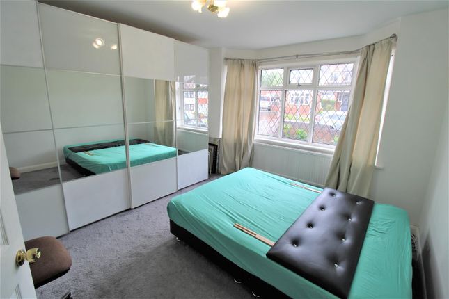 Room To Rent In Halfway Avenue Luton Lu4 Zoopla