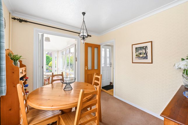 198 Tring Road, Aylesbury, Buckinghamshire photo 4