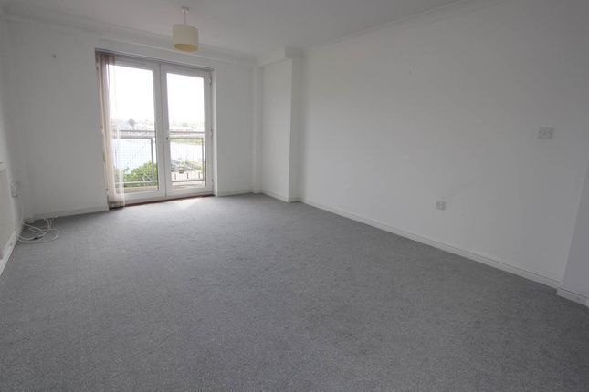 Flat to rent in Ty Camlas, Y Rhodfa, Barry