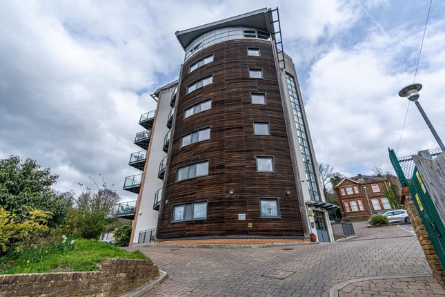 Flat to rent in The Eye, Barrier Road, Chatham, Kent