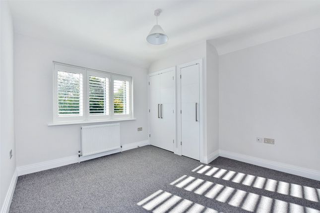 Detached house to rent in Chiltern Road, Marlow, Buckinghamshire