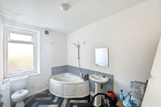 23, Gladstone Street, Consett photo 5