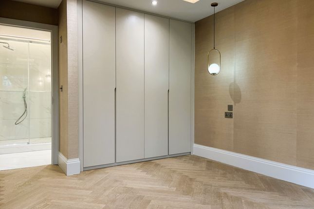 Flat 2, Nash House, 18-20 Park Village East, London photo 4