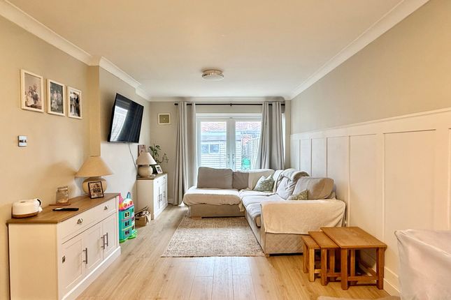 6 Oakley Close, Southampton photo 3
