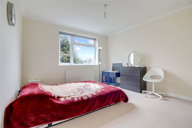 Flat to rent in Prospect Road, Barnet