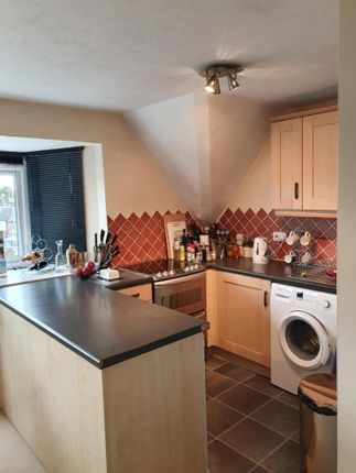 8 Dunlin House, Midhurst Road, Liphook photo 4