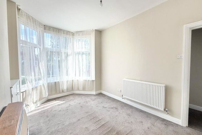 53, Bassett St,, London photo 3
