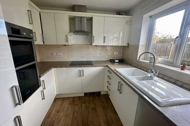 48, NIDEGGEN CLOSE, THATCHAM photo 4