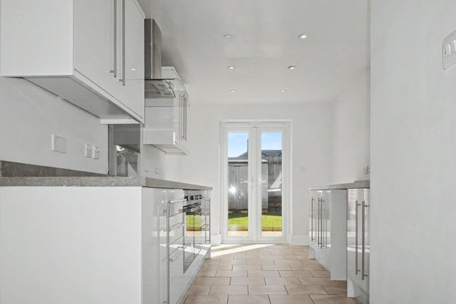 27, Kent Avenue, Ashford photo 4