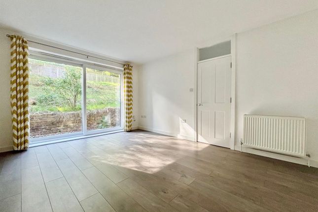 5, Nicolson Way, Sevenoaks photo 3