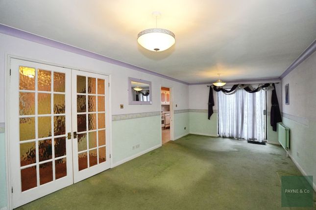 145 Wards Road, Ilford photo 3