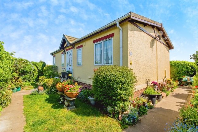 2-bed caravan on 37, Osborne Residential Park, Osborne Road, Wisbech, £110,000