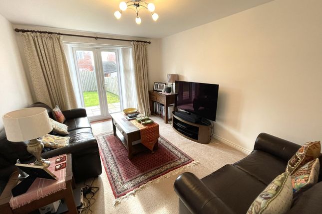 2, Hogarth Close, Durham photo 2