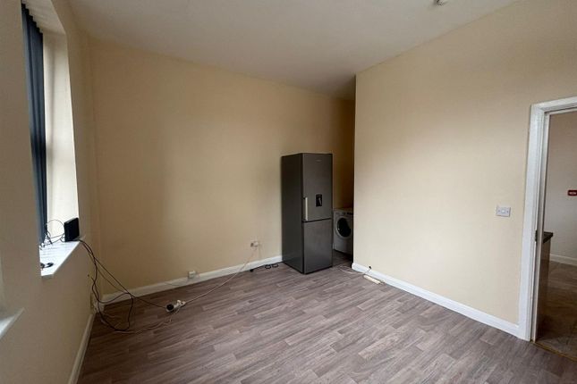 Studio Flat, Brunswick Park Road, Wednesbury photo 4