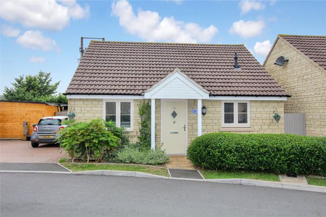 Bungalow for sale in Robinscroft, Swindon, Wiltshire