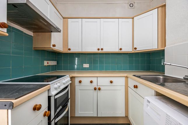 Second Floor Flat, 29 Montpelier Road, Brighton photo 3