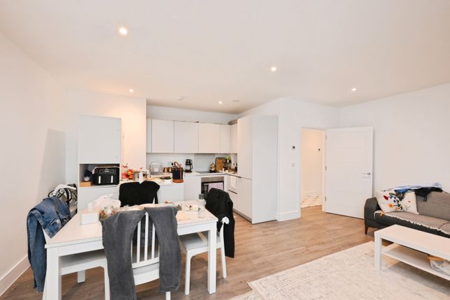 Flat 5, Hugill House,, Swanfield Road, Hertfordshire photo 4