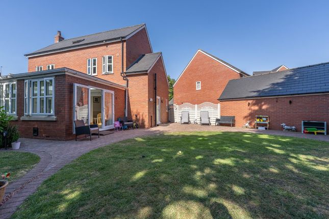 3, Redberry Close, Walsall photo 4