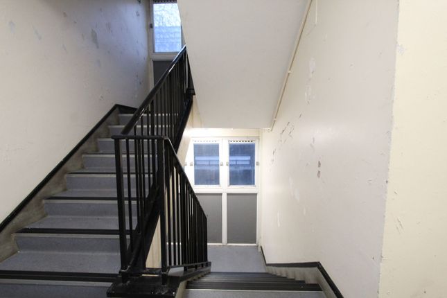 Block 8 Flat 306, Nightingale Vale, Woolwich photo 4