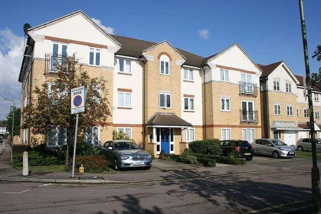 Flat to rent in Monarchs Court, Grenville Place, Mill Hill