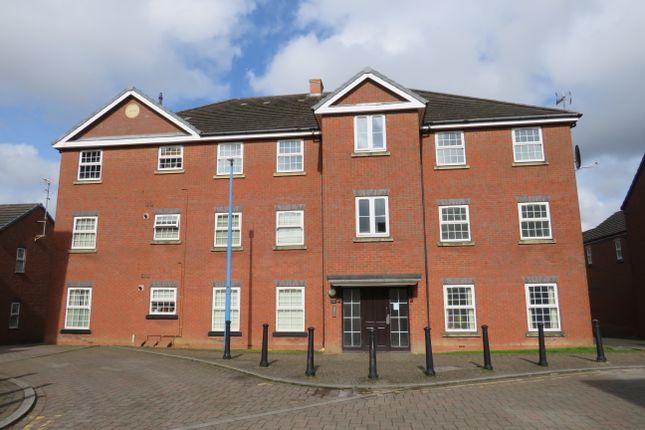 Thumbnail Flat to rent in Creed Way, West Bromwich