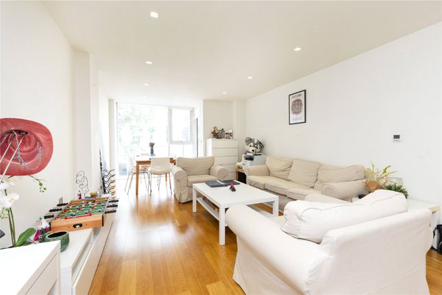 Thumbnail Flat to rent in Wenlock Road, London