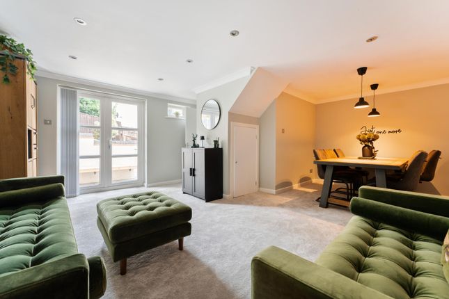 15, Barry Gardens, Broadstone photo 4