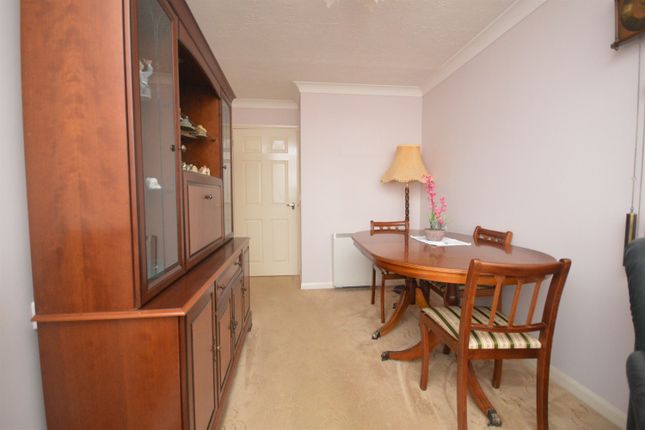Flat 20/Victoria Court,, Railway Street, Essex photo 3