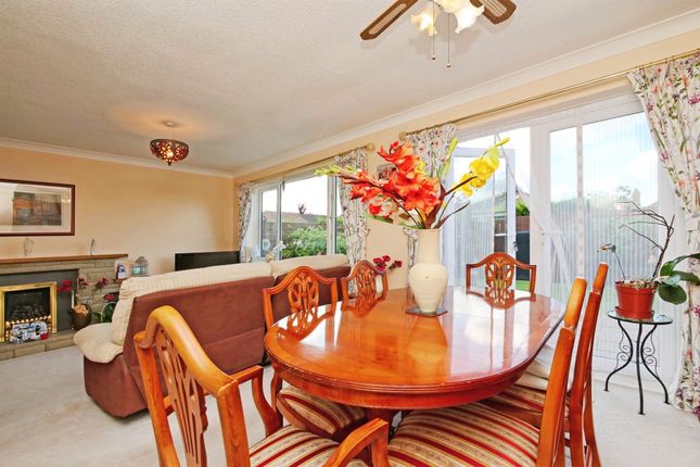18, Acacia Grove, York photo 4