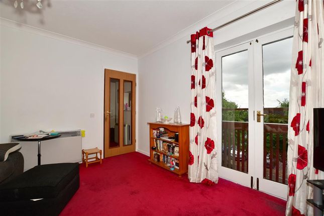 Thumbnail Flat for sale in Bramble Close, Redhill, Surrey