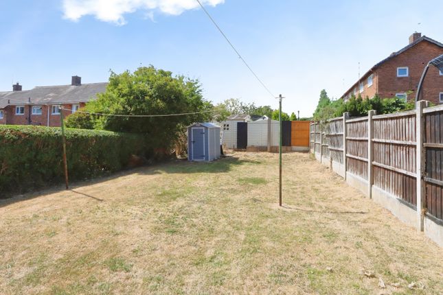 15, Lowedges Place, South Yorkshire photo 4