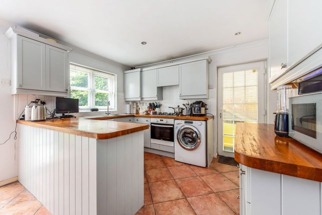 4, Grenville Gardens, Chichester, PO19 photo 4
