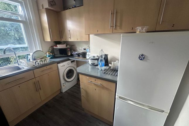Room 4, Farnham Road, Onslow photo 2