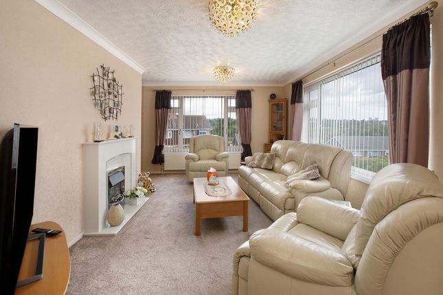 17, Rowan Way, Exeter photo 4