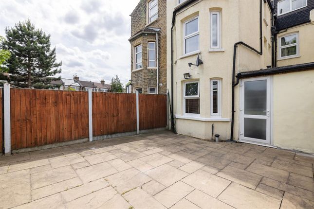 Upton Lane, E7
