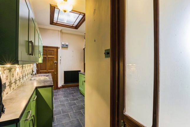 Flat 5, 4, St. Georges Square, Lancashire photo 4