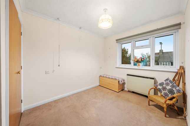 Flat 12A, Hopton Court, Forge Close, Bromley photo 4