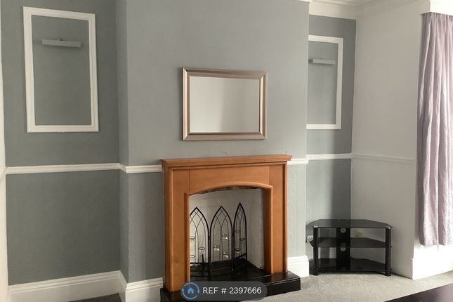 Flat, Windsor Crescent, Bridlington photo 3