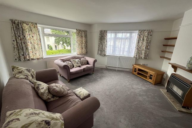 16, West Court, Bridport photo 2