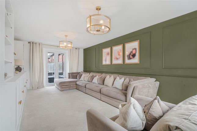 27, Fox Road, Pontefract photo 4