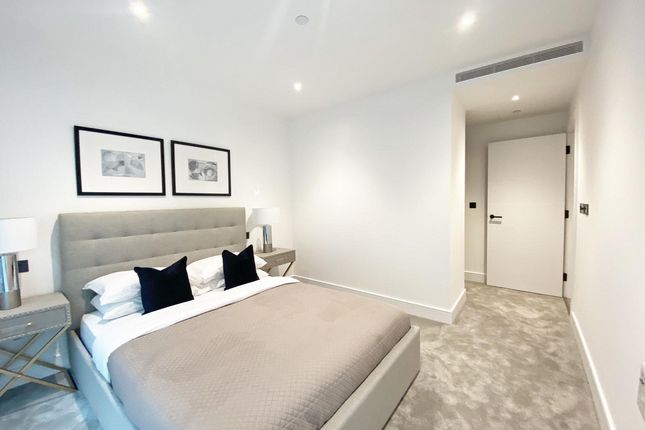 Flat to rent in Palmer Road, Battersea Park