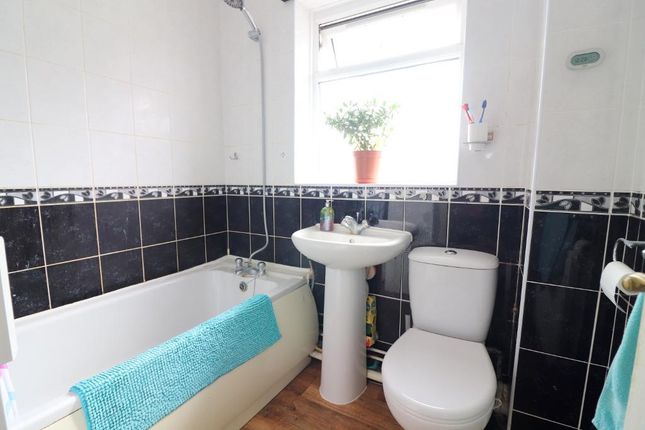 70, Bembridge Gardens, Luton photo 4