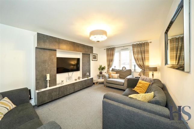 25 Miners Way, Cannock photo 4