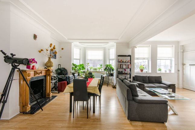 Flat for sale in Sidmouth Road, Willesden Green, London