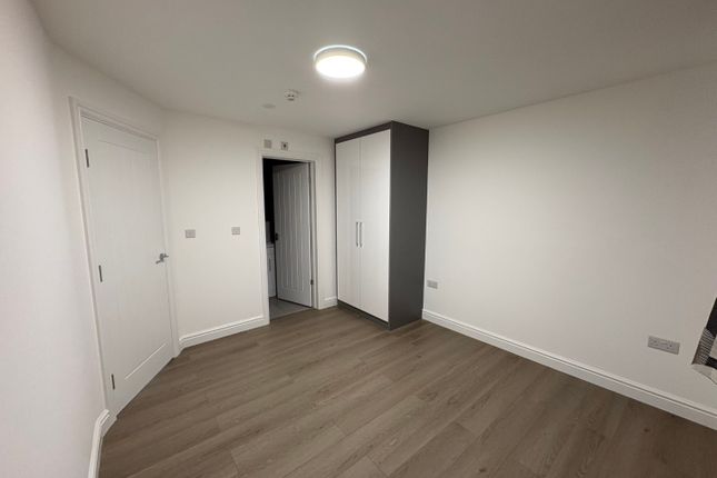 GF 1 BED, Barnet Lane, Elstree photo 4