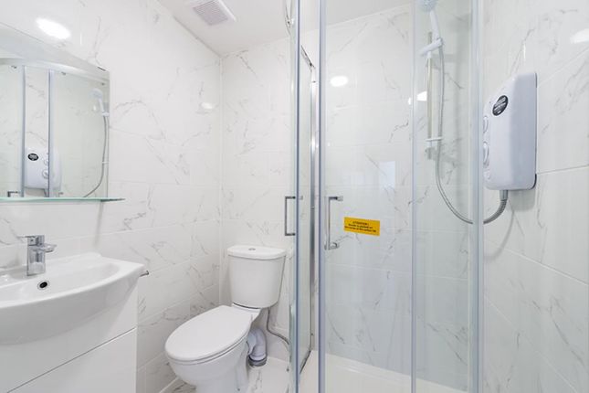 Room 6, 159 Harefields, Oxford photo 2