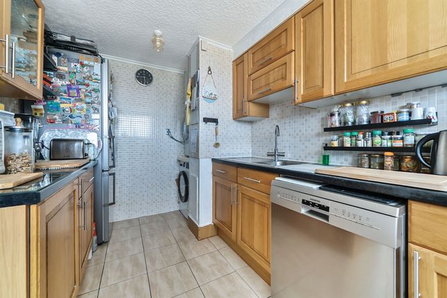 76, Parsonage Lane, Enfield photo 4