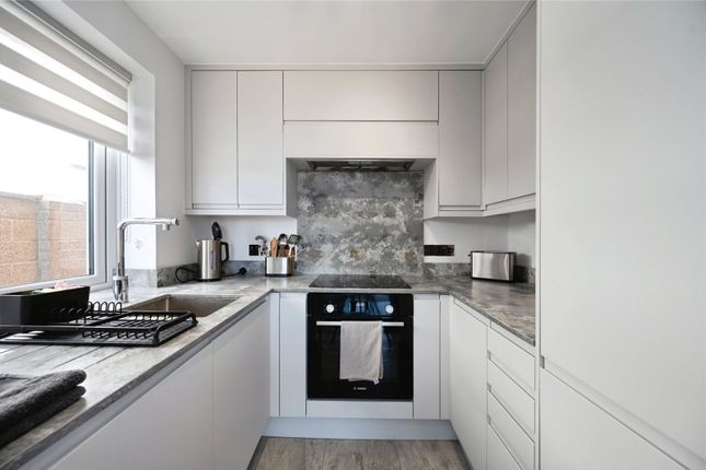 Flat 16,, Anchor Court, Hayling Island photo 4