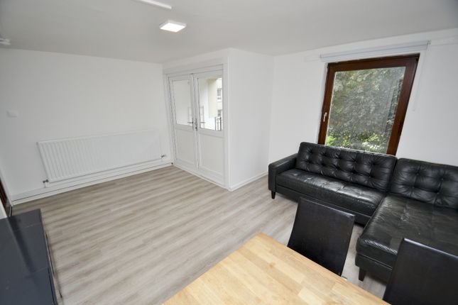 43U Glenfinnan Drive, Maryhill, Glasgow photo 4