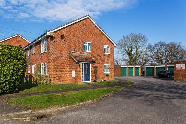 2 bed maisonette for sale in Station Road, Lingfield RH7